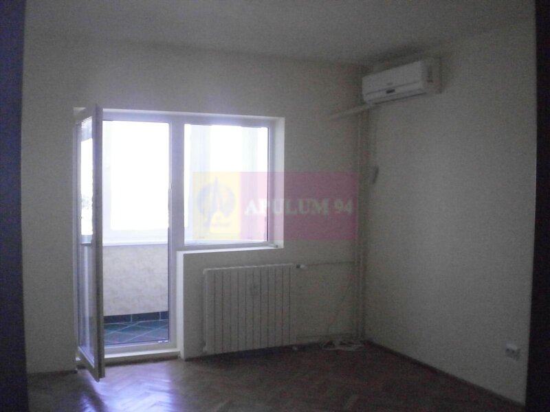 Apartament 3 camere pe bd Decebal