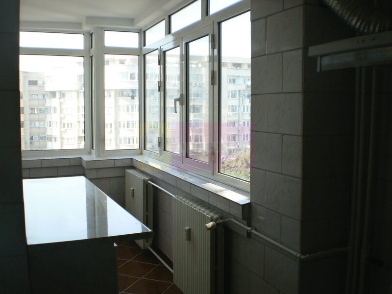 Apartament 3 camere pe bd Decebal